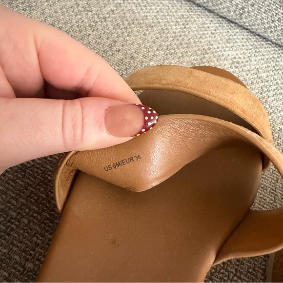 Vince “Jet” Genuine Suede Platform Sandals - Picture 12 of 12